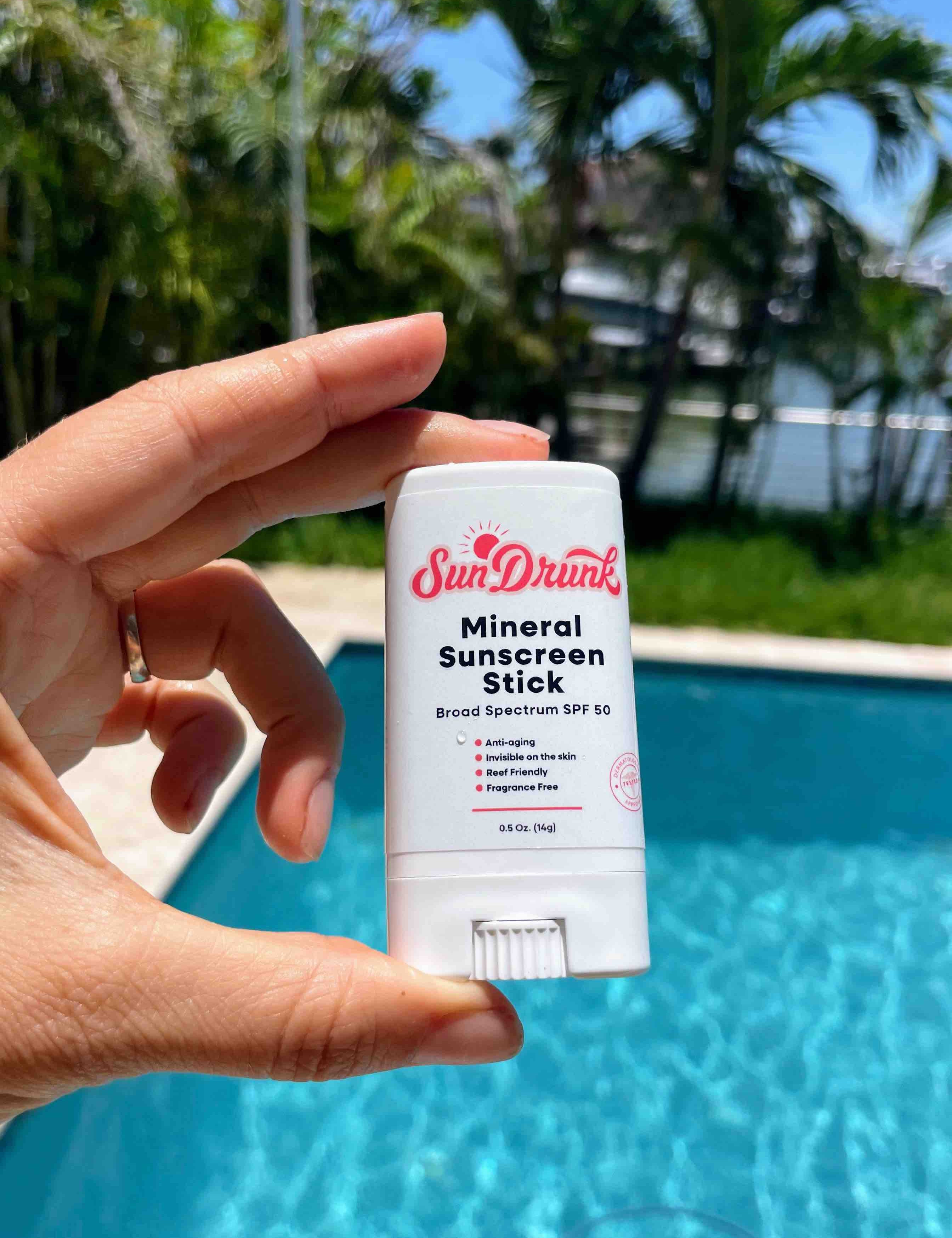 Mineral-Sunscree-stick-hand.jpg