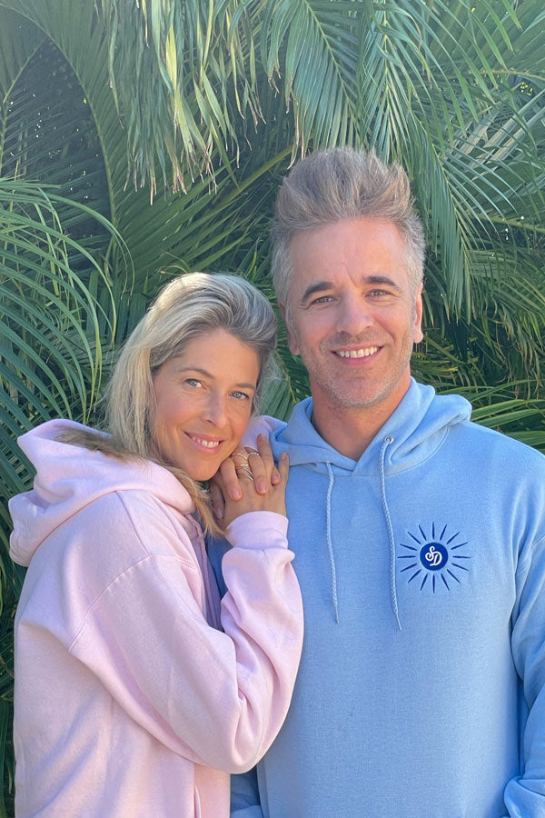 couple-blue-pink-hoodie_3.jpg