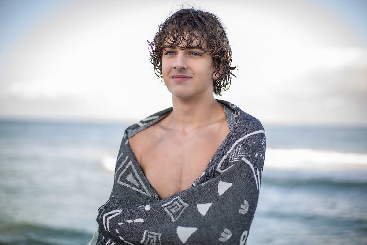 Shark Turkish Towel - Noir - Sun Drunk