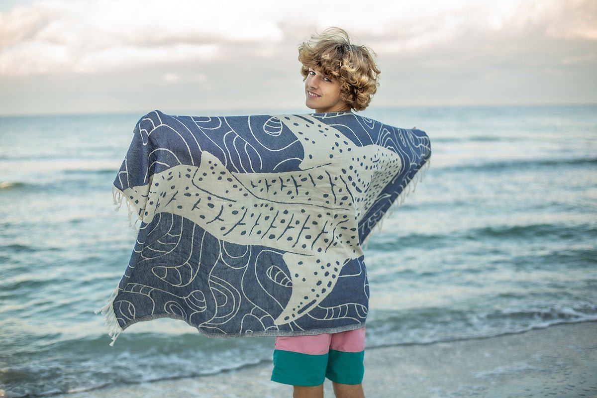 Whale Shark Turkish Towel Bleu